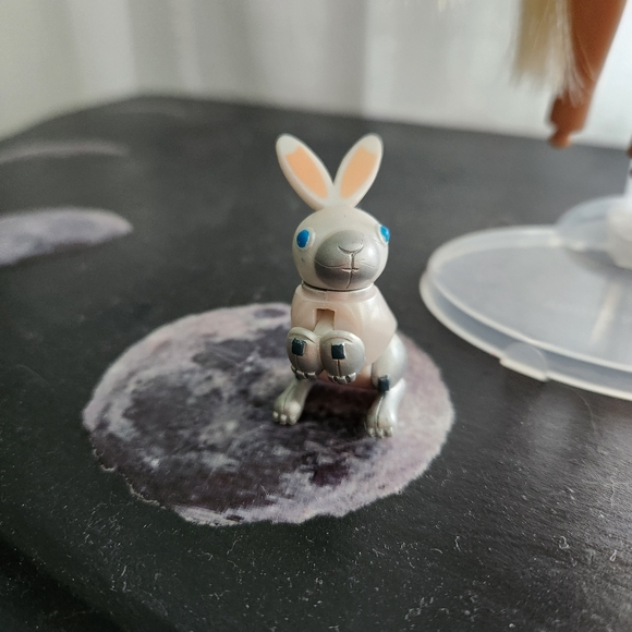 Tokyo a Go Go Cloe Bratz Doll - Picture 9 of 10